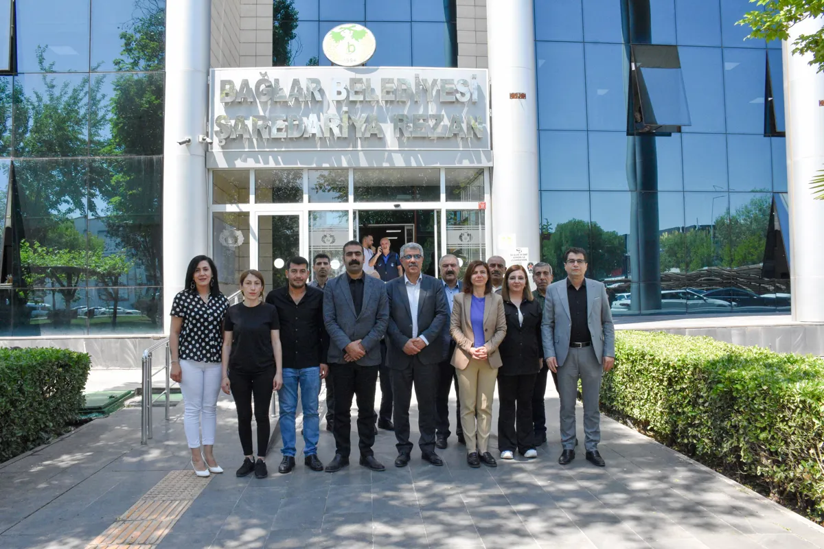 Diyarbakır Büyükşehir Belediyesi Eş Başkanları Bağlar Belediyesi’ni Ziyaret Etti