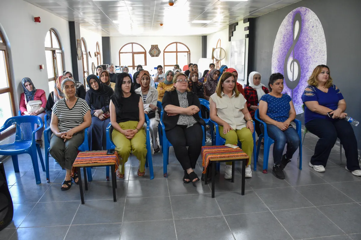 Meme Kanseri ve Rahim Ağzı Kanserine Karşı Bilgilendirme Semineri Düzenlendi