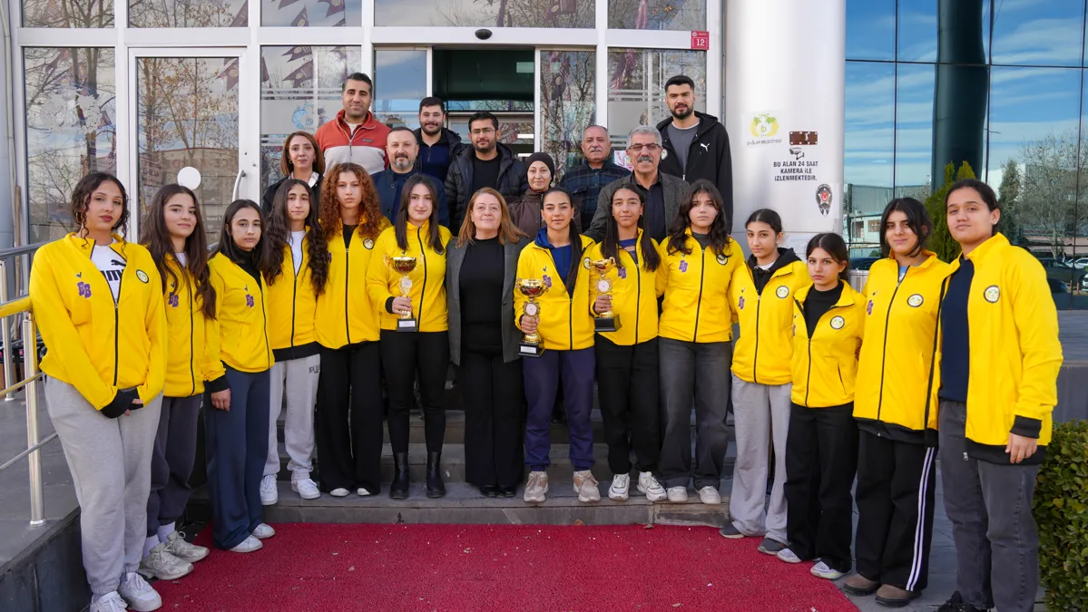 Potanın şampiyonlarından eşbaşkanlara ziyaret