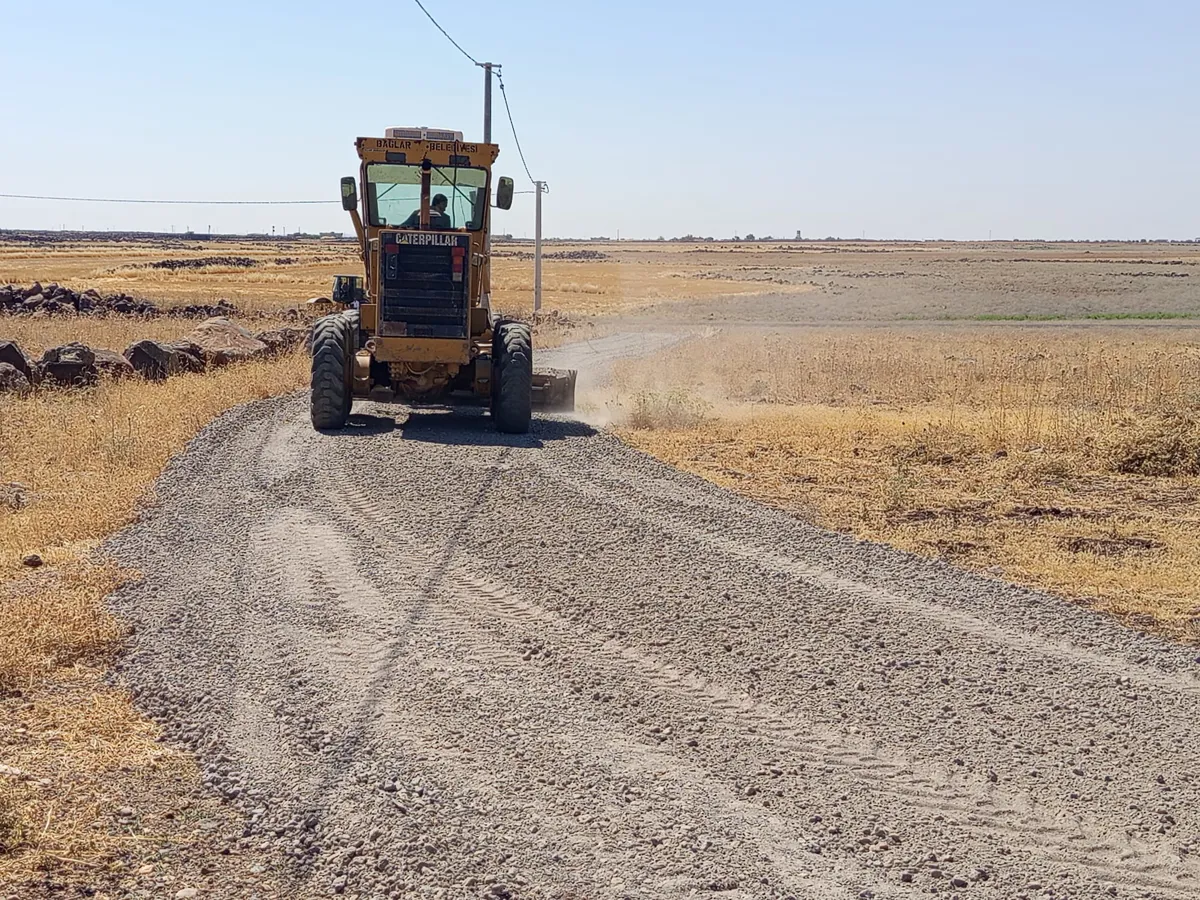 Uzunbahçe’de  Yol Çalışmaları Başladı