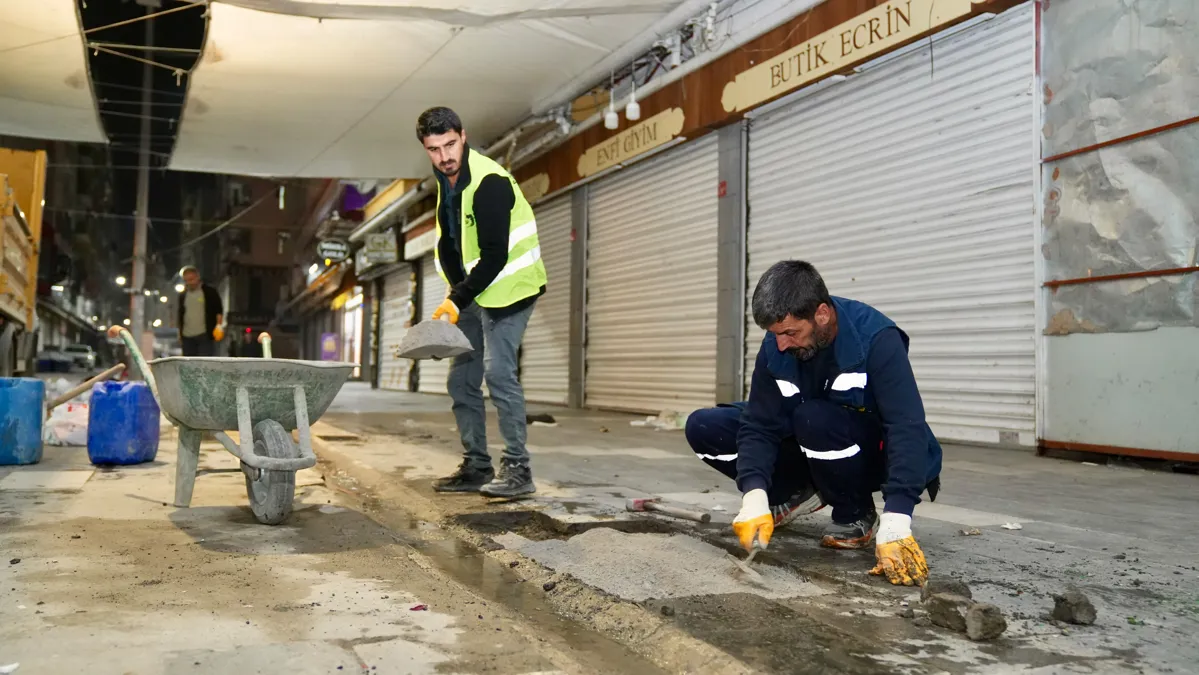 Bağlar'da Sakarya Caddesi'nde yenileme çalışması