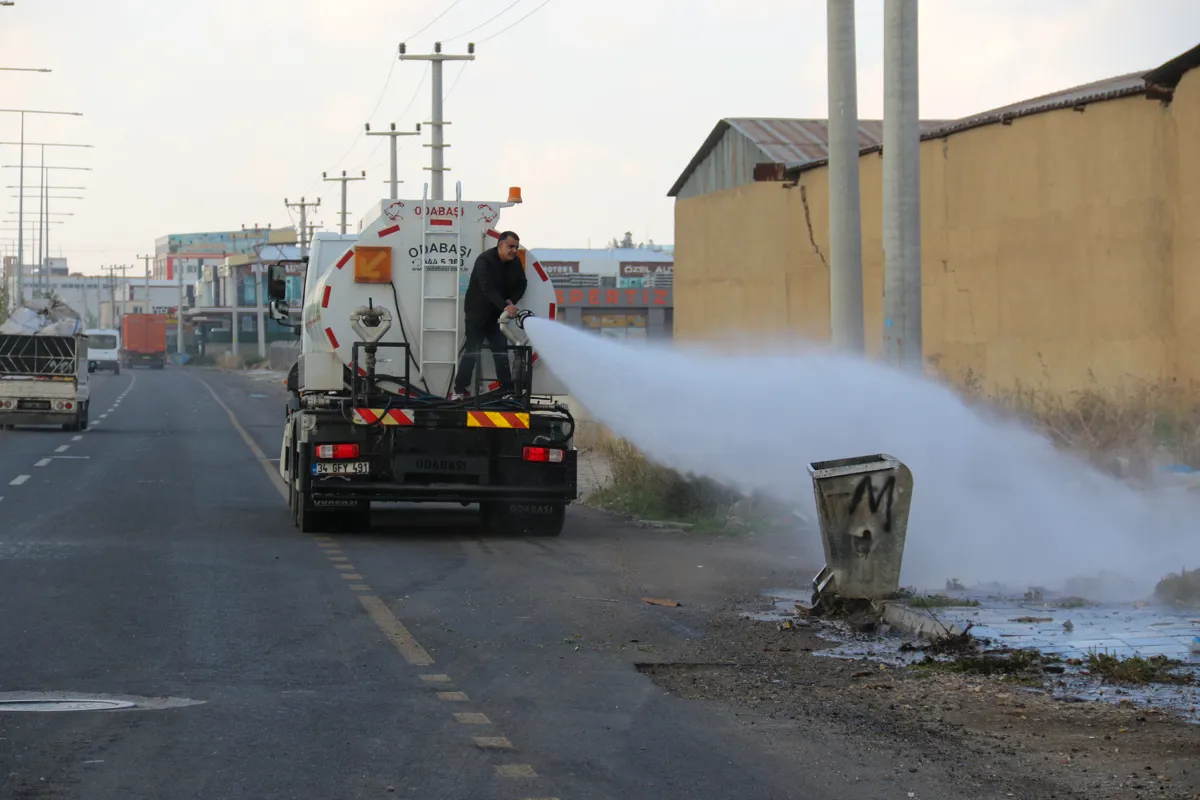 Temizlik çalışmaları kesintisiz sürüyor