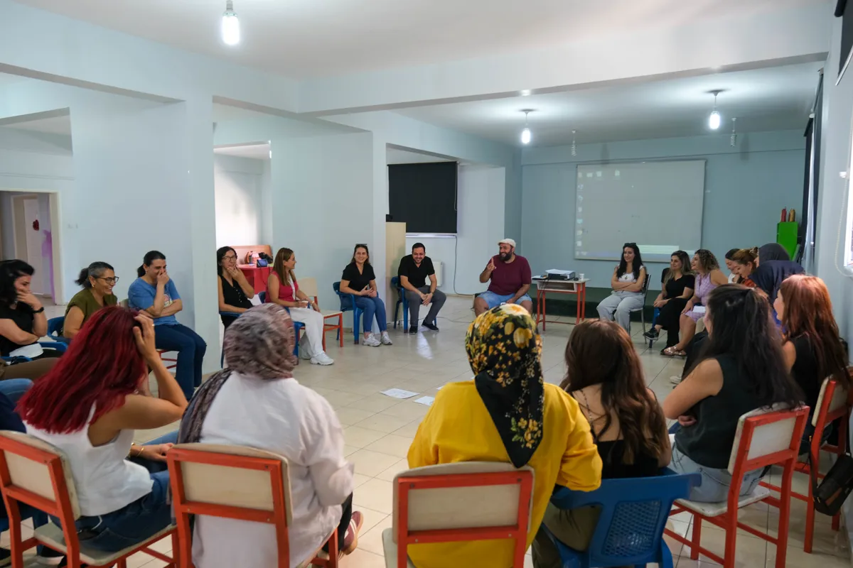 Çocuklarla çalışan emekçiler için eğitim düzenlendi