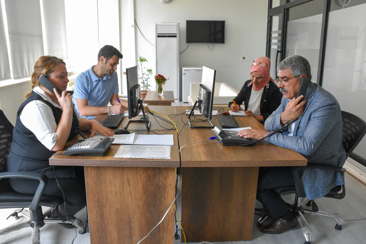 Eş Başkanlar Çağrı Merkezinde yurttaşları dinledi