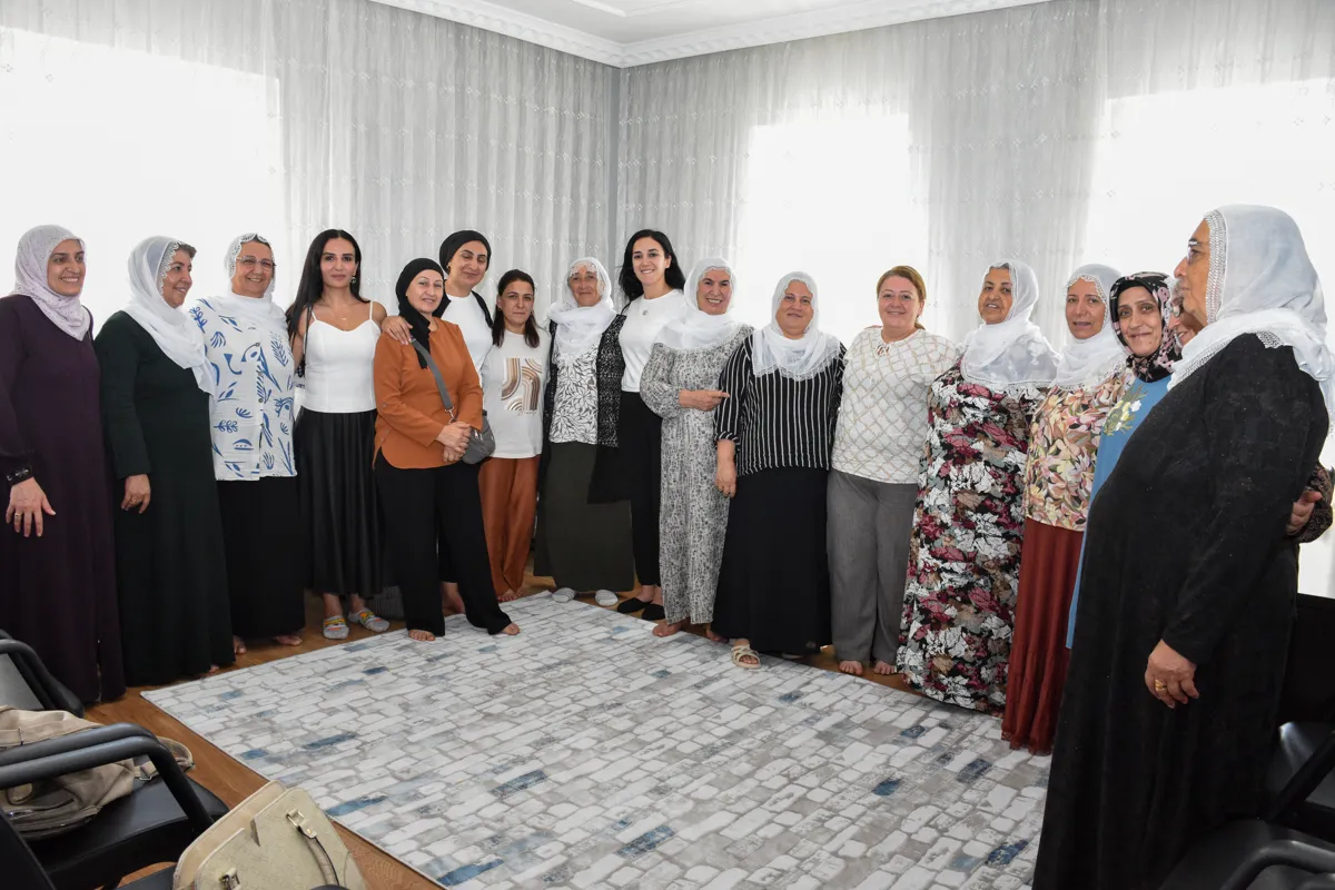 Eş Başkan Ayaz Barış Annelerini ziyaret etti