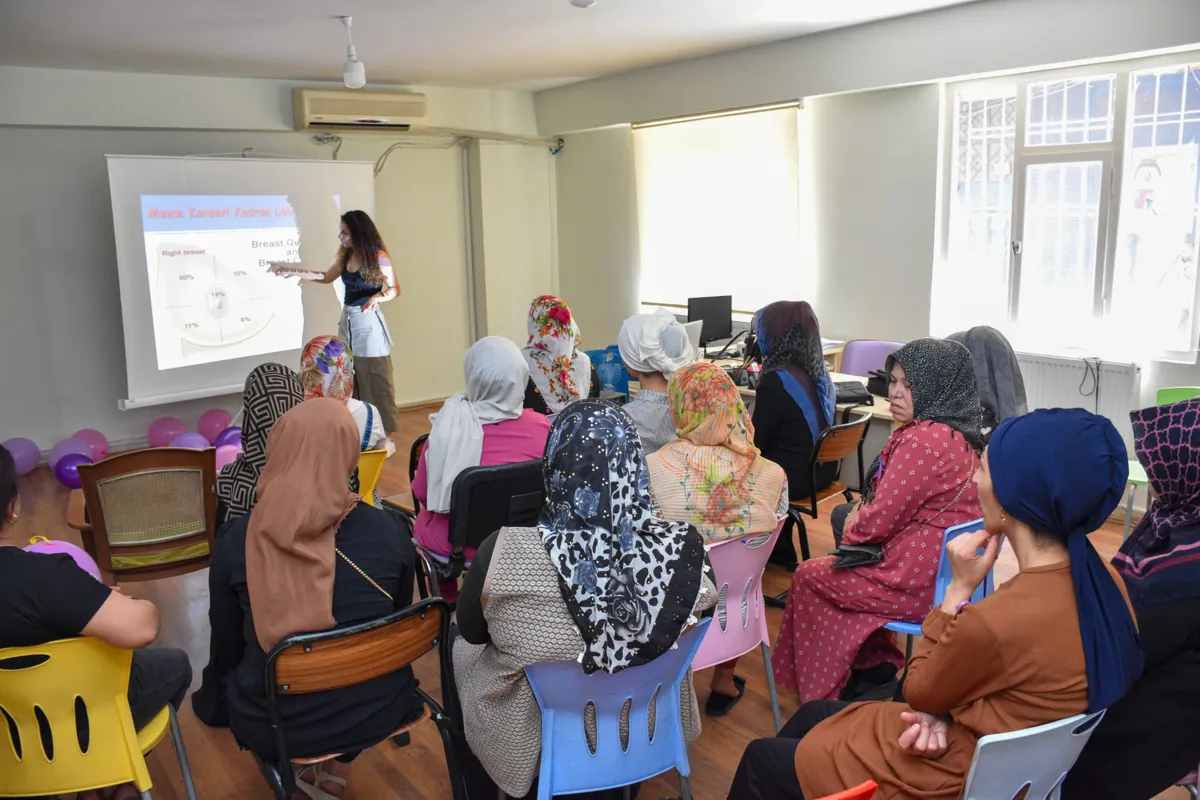 Kadınlar için meme kanseri ve rahim ağzı kanserine karşı seminer düzenlendi