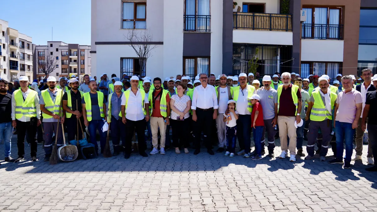 Oğlaklı’da Eşbaşkanlar ve 220 emekçi ile birlikte temizlik çalışması yapıldı