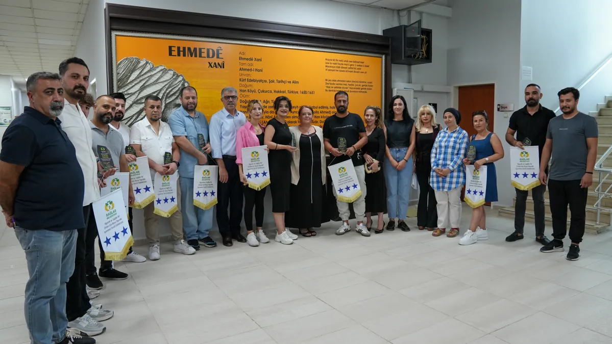 Toplum Sağlığını Koruyan 9 Örnek İş Yerine Beyaz Bayrak ve Altın Makas Plaketi