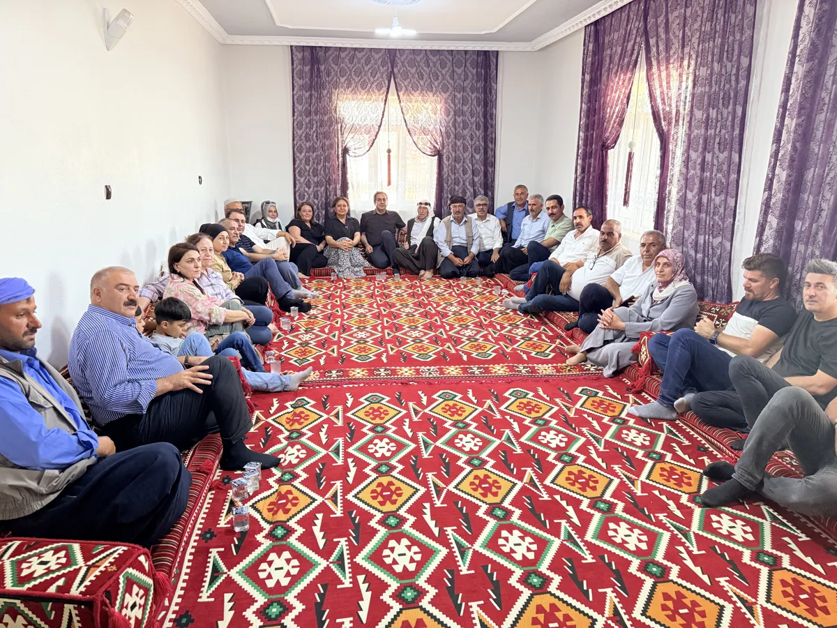 Eşbaşkanlar Alatosun’da yurttaşları ziyaret etti