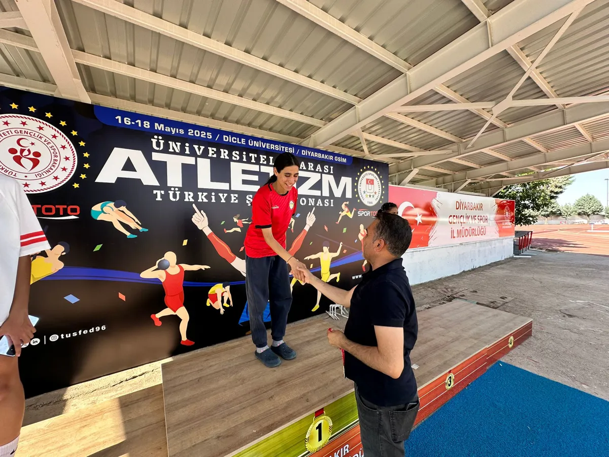 Genç atletler başarıya koşuyor