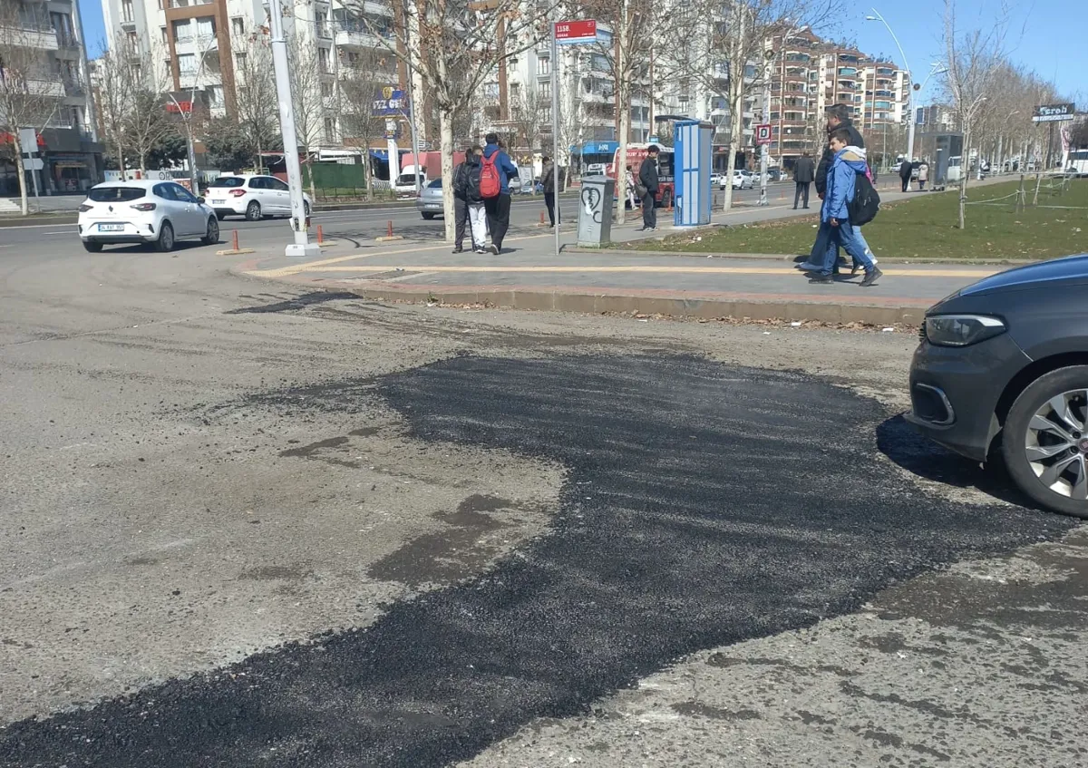 3 caddede asfalt onarım çalışması tamamlandı