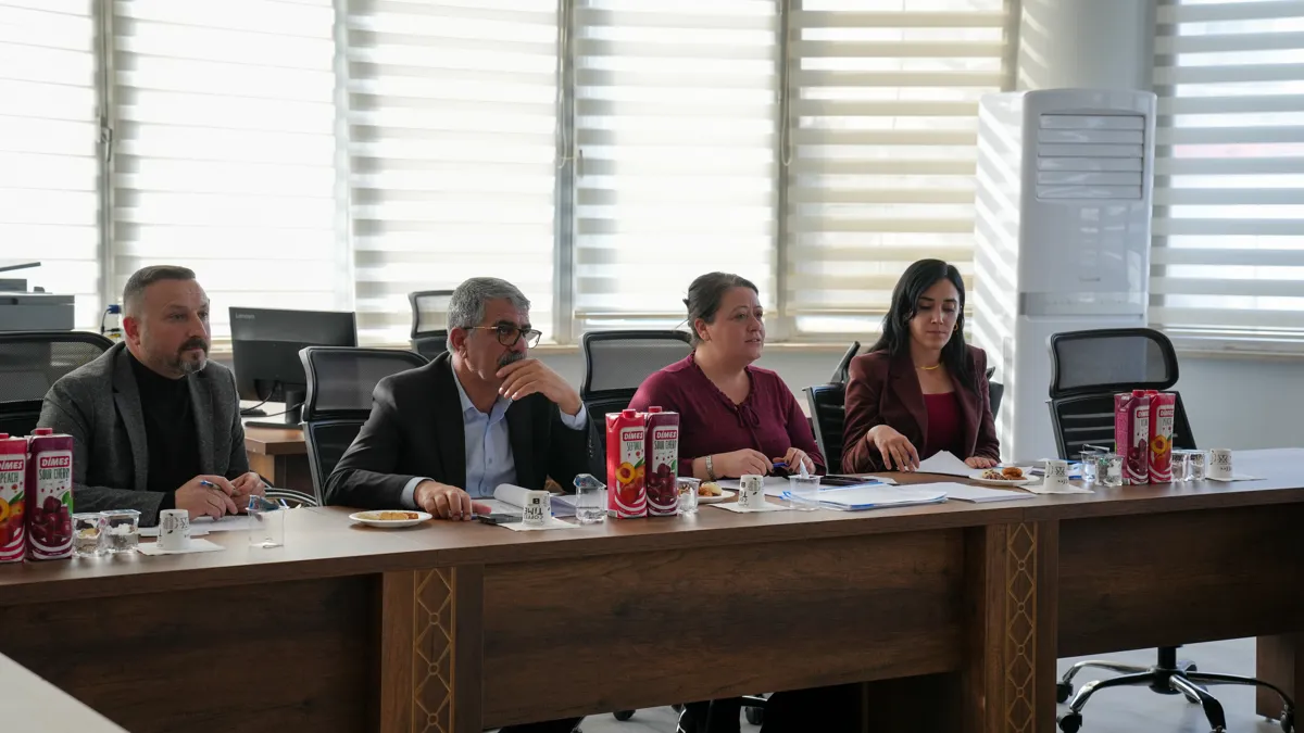 Eş Başkanlar muhtarlarla bir araya geldi