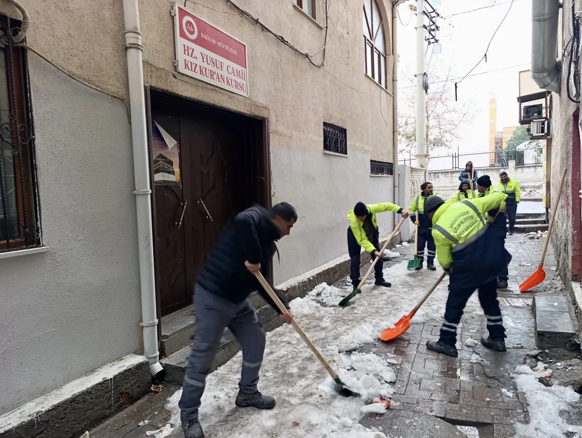 254 kişilik ekip sahada: Dar sokaklarda özverili çalışma yürütülüyor