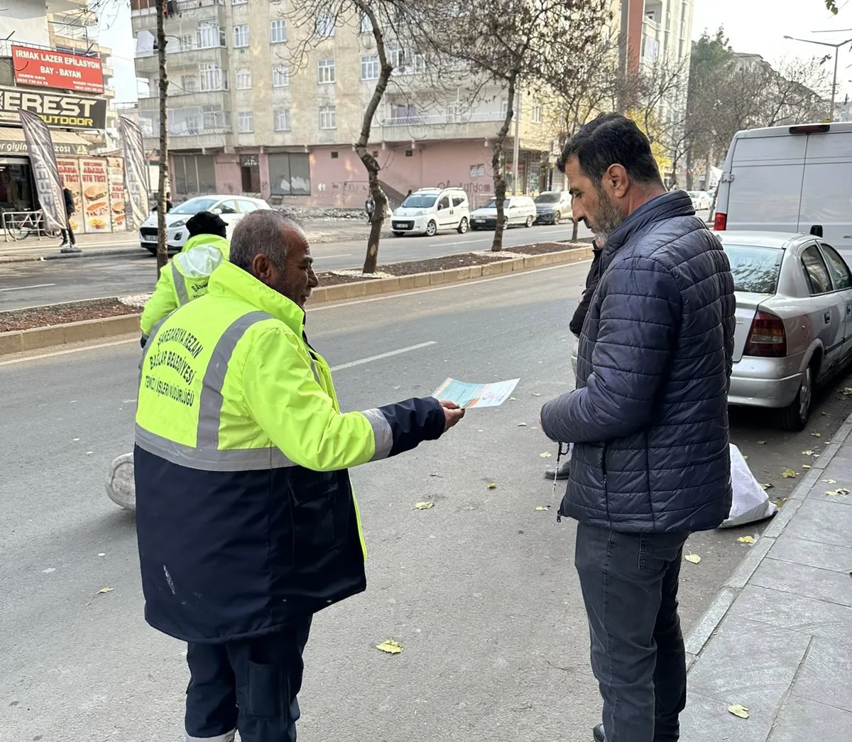 Ekipler sahada: Medine Bulvarı'nda temizli kampanyası