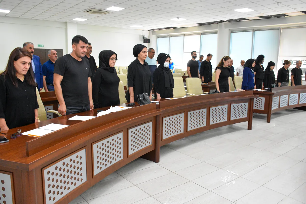 Meclis Toplantısı katledilen çocuklar için saygı duruşu ile başladı