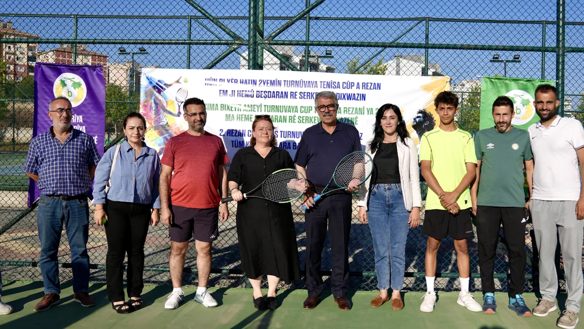 2. Rezan Cup Tenis Turnuvası Başladı: Eş Başkanlar Başlama Vuruşunu Yaptı
