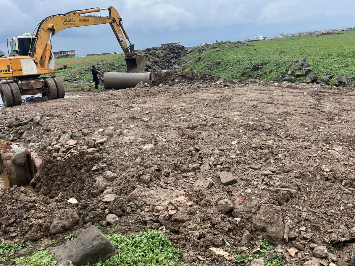 Köylerde sel ve su taşkınlarına karşı çalışma yapıldı