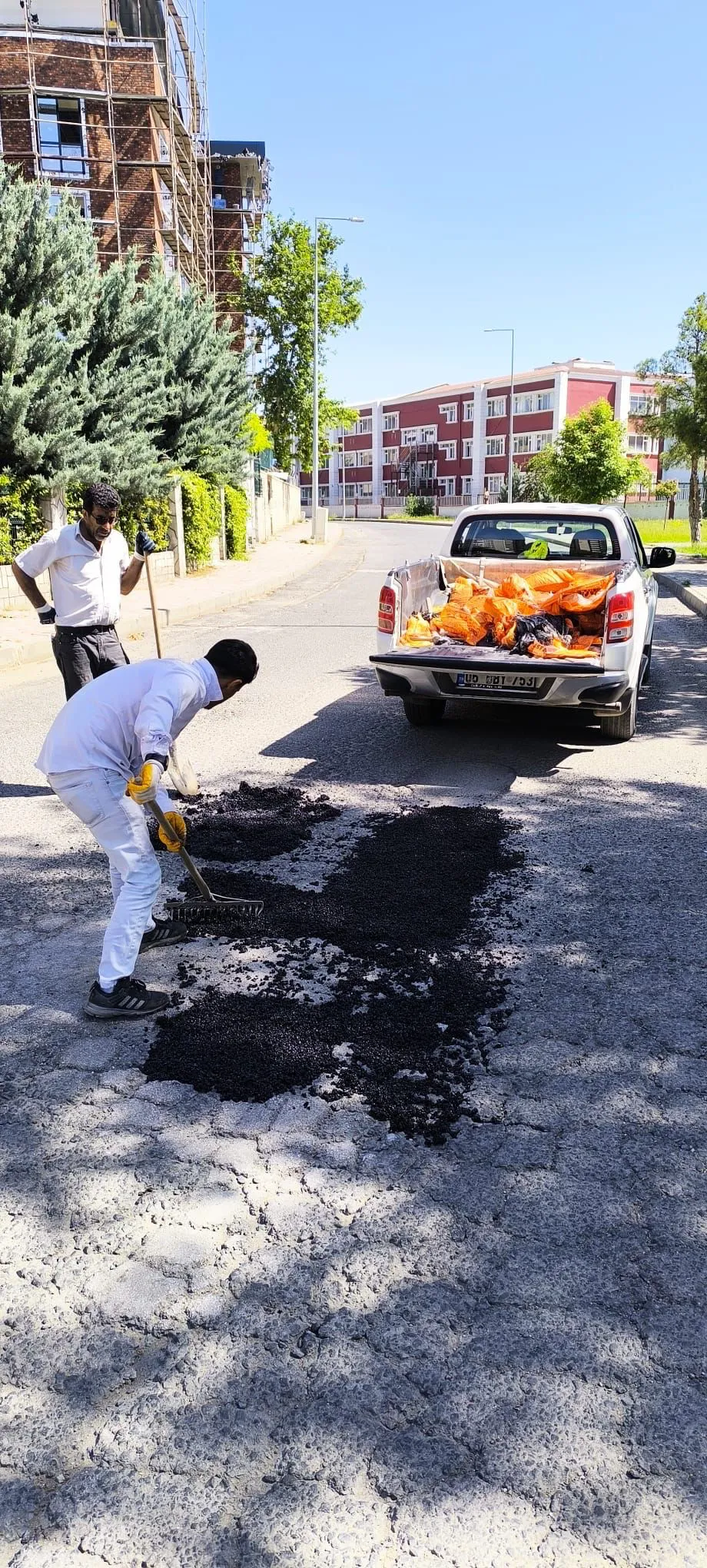 Mobil Asfalt Onarım Ekibi hızlı müdahale için sahada
