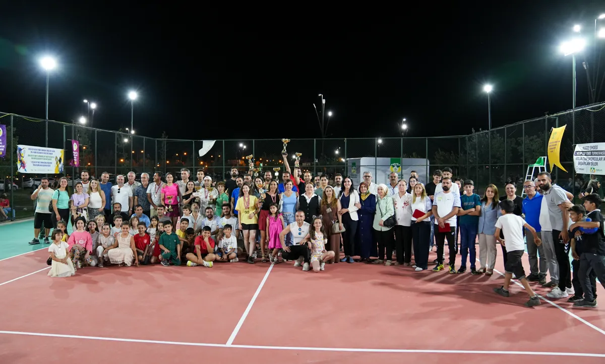 2. Rezan Cup’ta coşkulu final: Tenis Turnuvası Sırrı Süreyya Önder’e adandı
