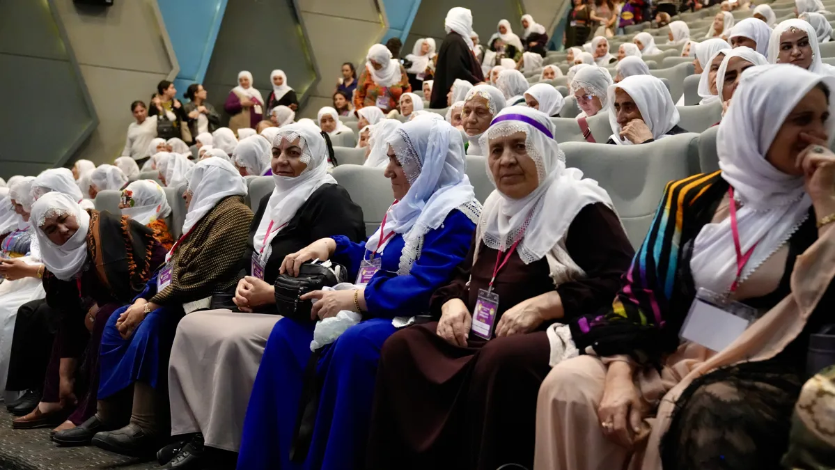 Eşbaşkan Ayaz Barış Anneleri ile konferansta buluştu