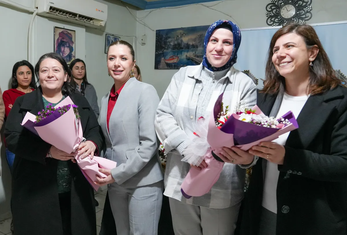 Eş Başkan Ayaz kadınlarla bir araya gelerek taleplerini dinledi