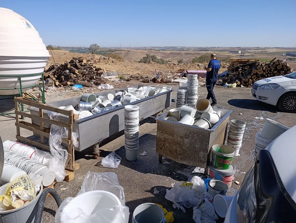 Ruhsatsız iş yeri kapatıldı: 3747 kilogram ürün imha edildi