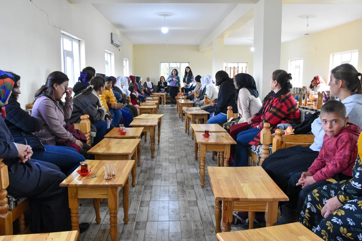 Yukarı Mollaali Mahallesi'nde kadına yönelik şiddete karşı farkındalık eğitimi verildi