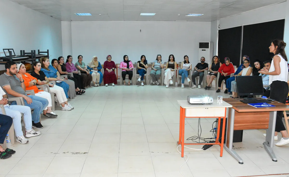 Çocuklarla çalışan emekçiler için eğitim düzenlendi