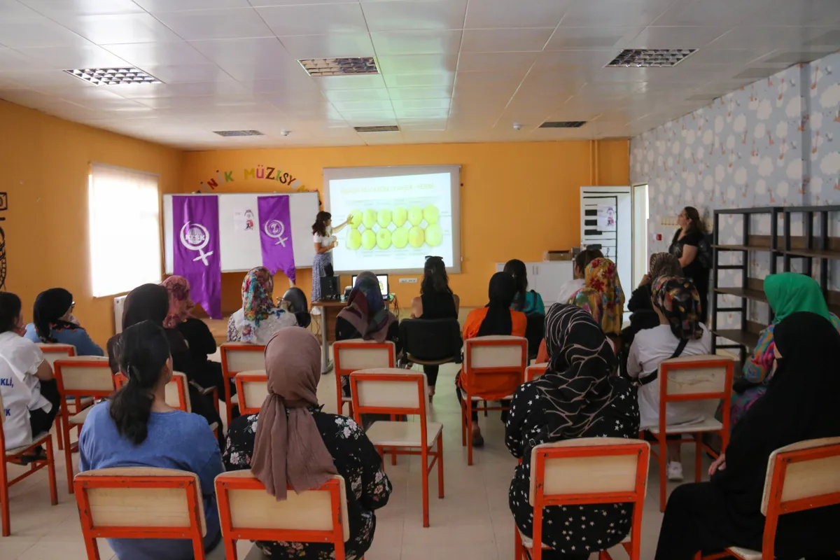 Kürtçe sağlık semineri: Kadınlar meme kanserine karşı bilgilendirildi