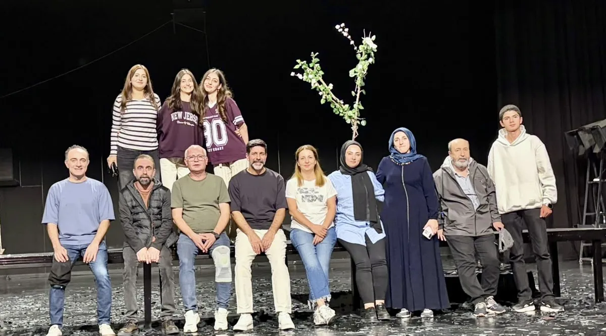 Drama kursiyerleri tiyatroda buluştu