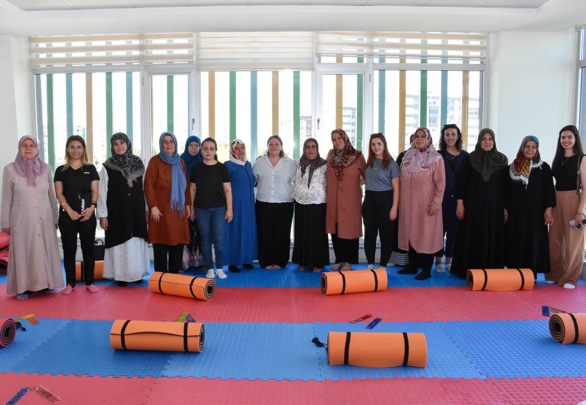 Eş Başkan Leyla Ayaz kadınlarla sabah sporuna katıldı