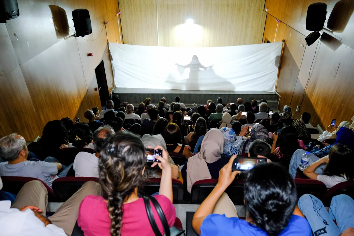 Arî Kültür Merkezi 'Heft Roj' oyununu sahneledi