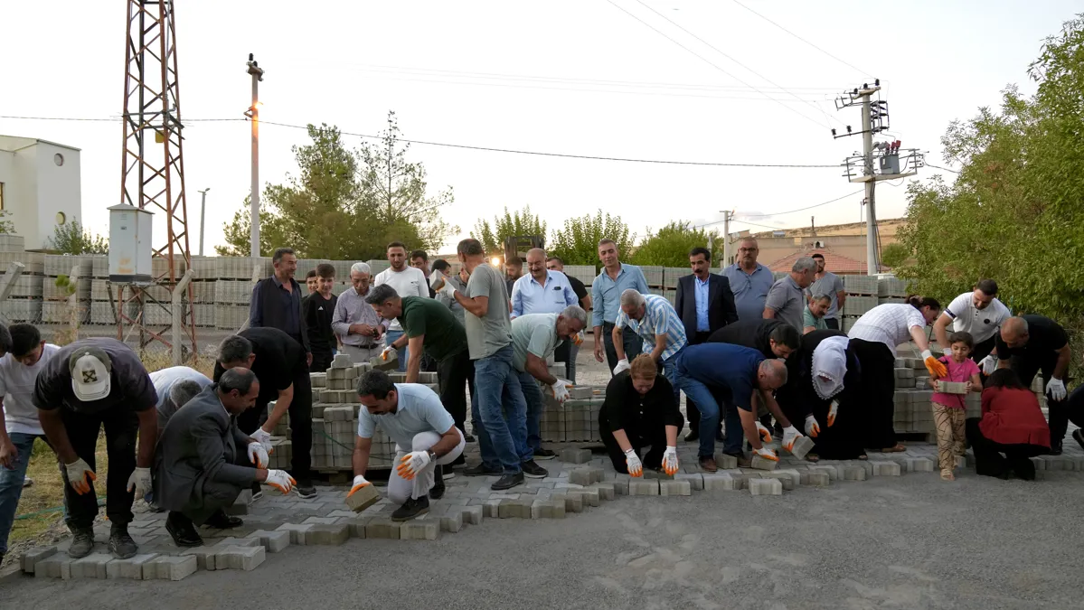   Yollar birlikte yapılıyor: Komünal çalışma köy köy büyüyor